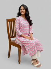 Gayatri Pink Cotton Straight Kurta