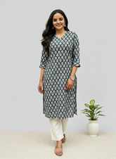 Gayatri Black Cotton Straight Kurta