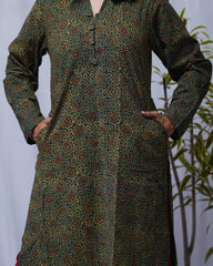 Vanya Ajrakh Cotton Green Straight Kurta