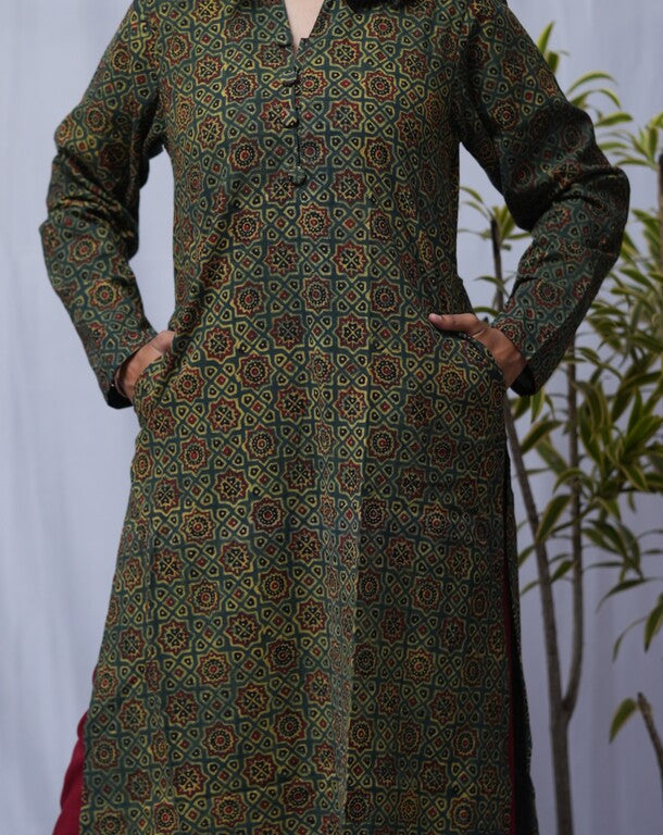 Vanya Ajrakh Cotton Green Straight Kurta