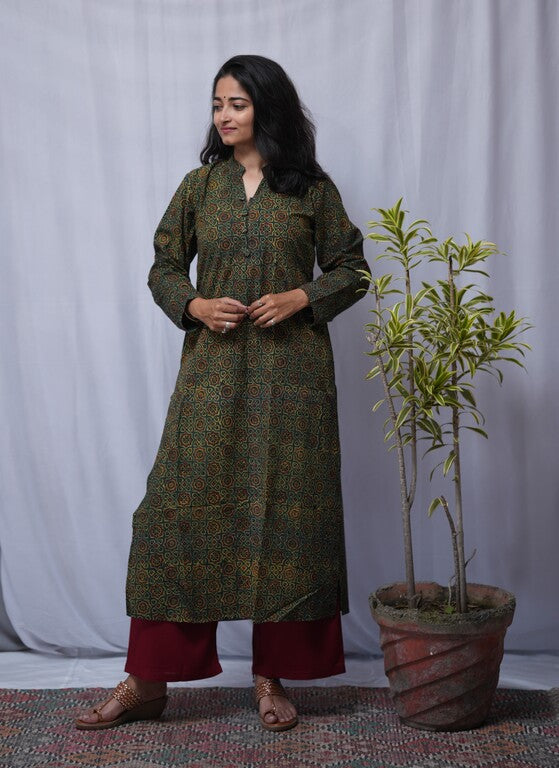 Vanya Ajrakh Cotton Green Straight Kurta