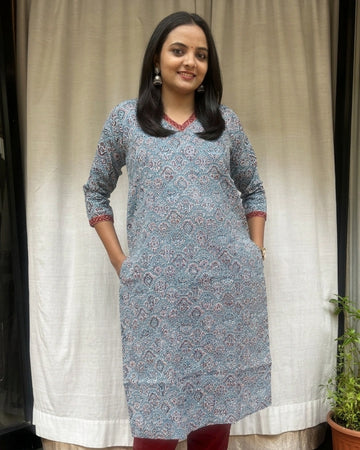 Radha Blue Cotton Straight Kurta
