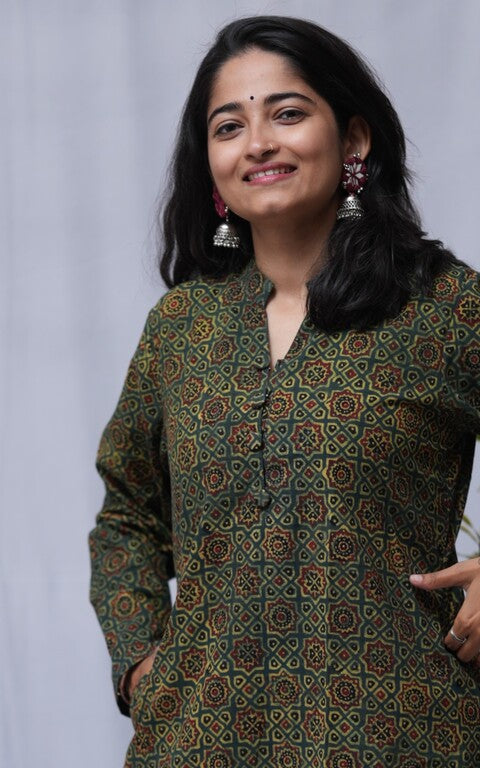 Vanya Ajrakh Cotton Green Straight Kurta