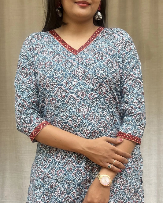 Radha Blue Cotton Straight Kurta