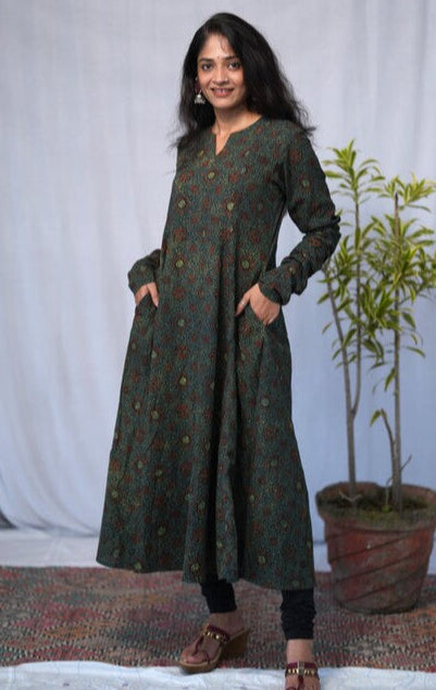 Aarvi Ajrakh Cotton Green Chudi Sleeves Kali Kurta