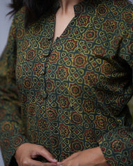 Vanya Ajrakh Cotton Green Straight Kurta