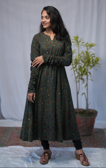 Aarvi Ajrakh Cotton Green Chudi Sleeves Kali Kurta