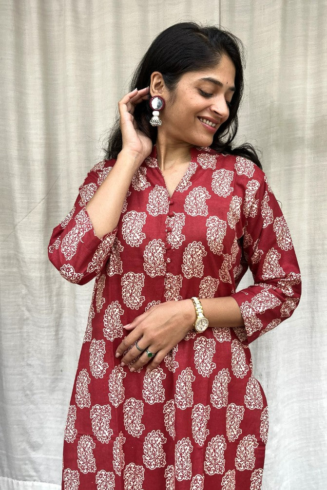Rutvi Maroon Cotton Straight Kurta