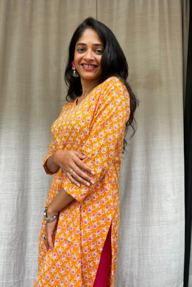 Gayatri Yellow Cotton Straight Kurta