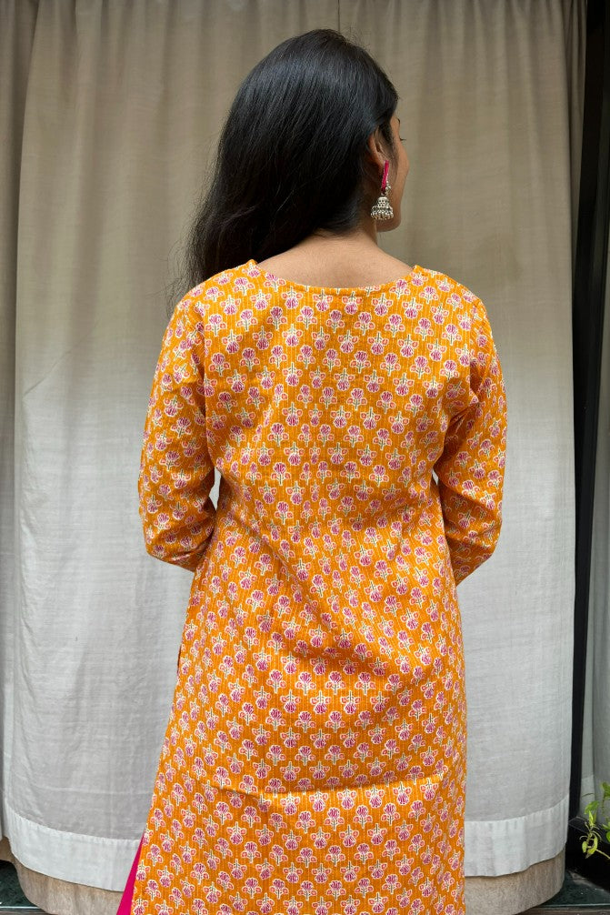 Gayatri Yellow Cotton Straight Kurta