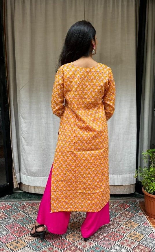 Gayatri Yellow Cotton Straight Kurta