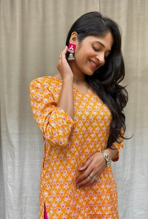 Gayatri Yellow Cotton Straight Kurta