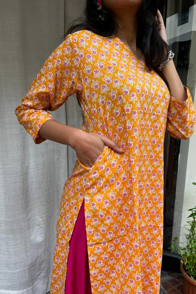 Gayatri Yellow Cotton Straight Kurta