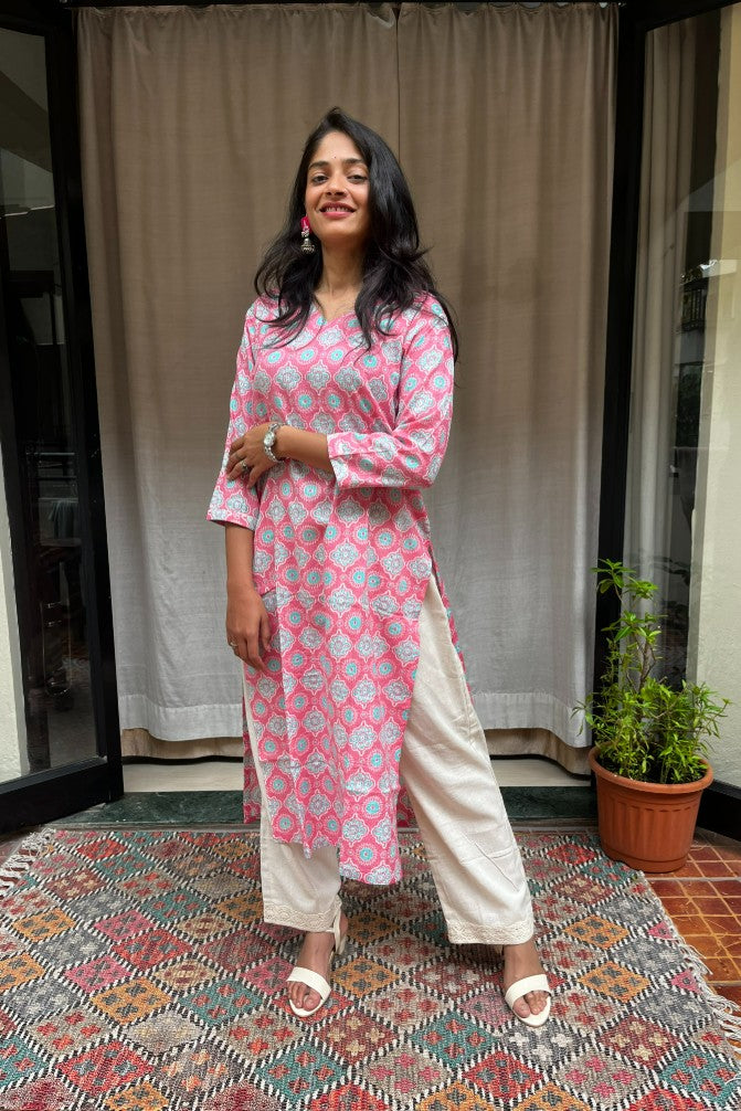 Gayatri Pink Cotton Straight Kurta