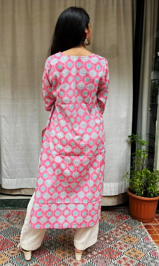 Gayatri Pink Cotton Straight Kurta