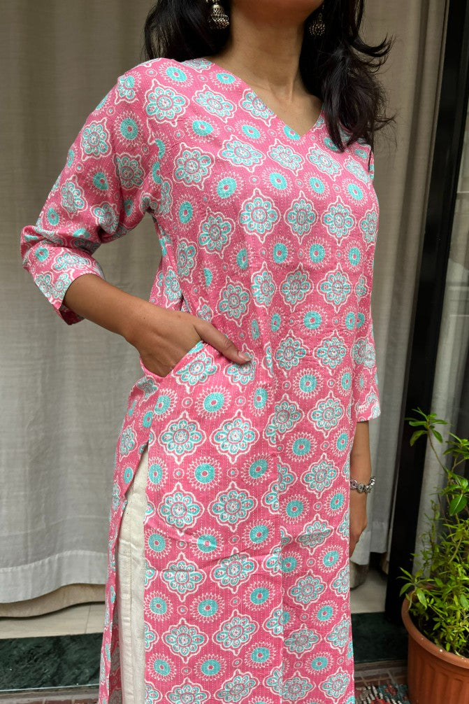 Gayatri Pink Cotton Straight Kurta