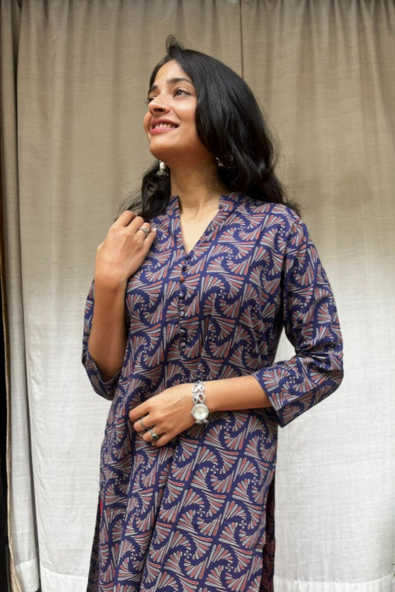 Rutvi Blue Cotton Straight Kurta
