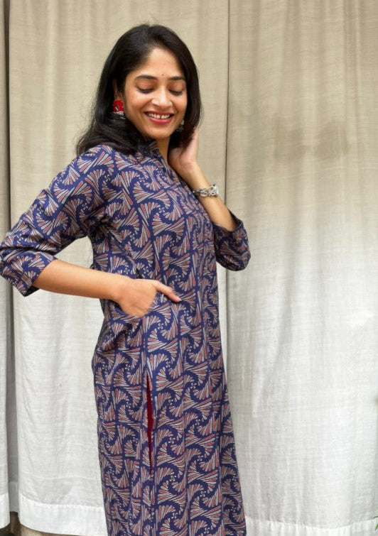 Rutvi Blue Cotton Straight Kurta