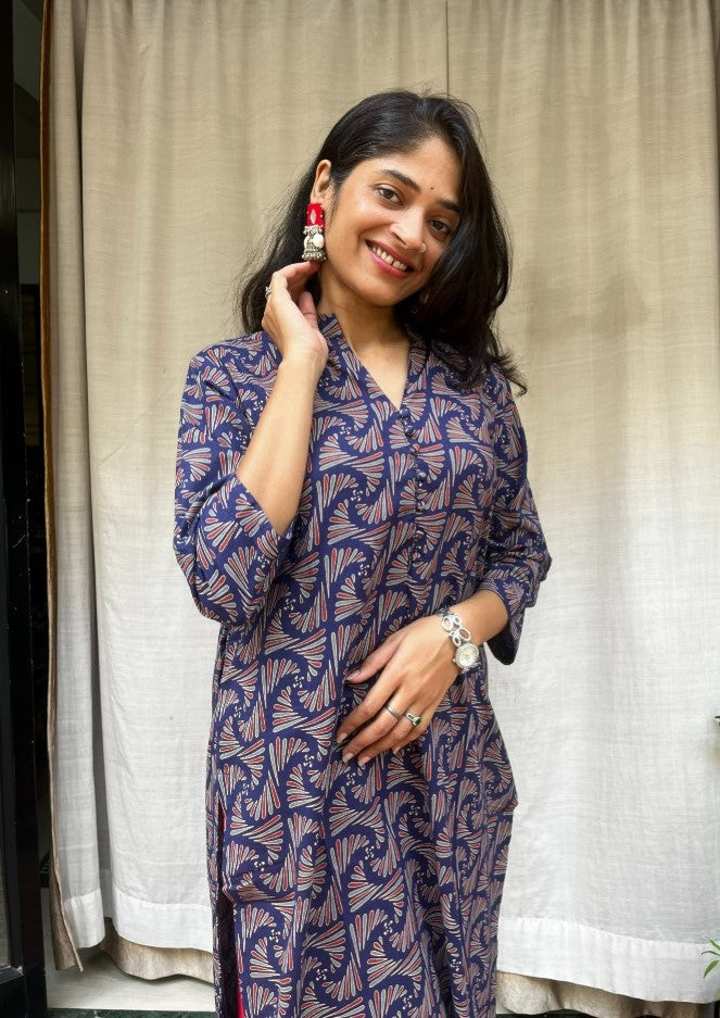 Rutvi Blue Cotton Straight Kurta