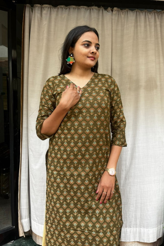 Radha Green Cotton Straight Kurta