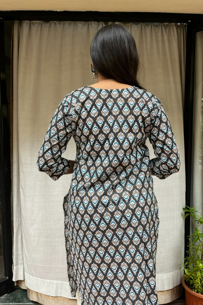 Gayatri Black Cotton Straight Kurta