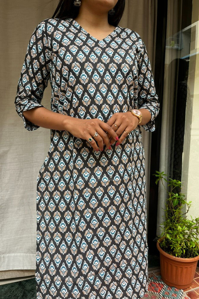 Gayatri Black Cotton Straight Kurta