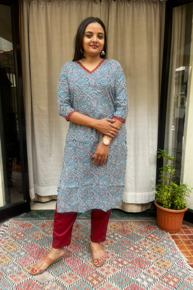 Radha Blue Cotton Straight Kurta