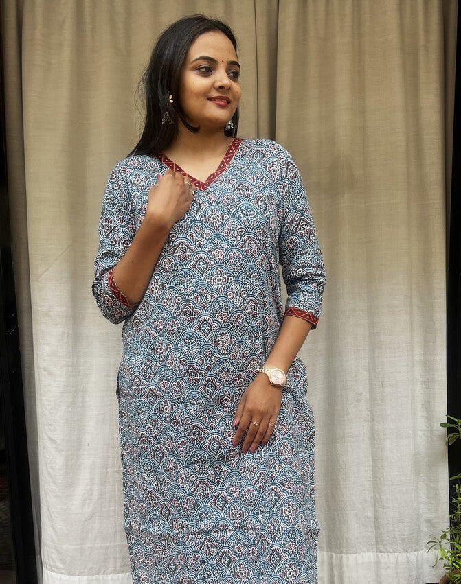 Radha Blue Cotton Straight Kurta