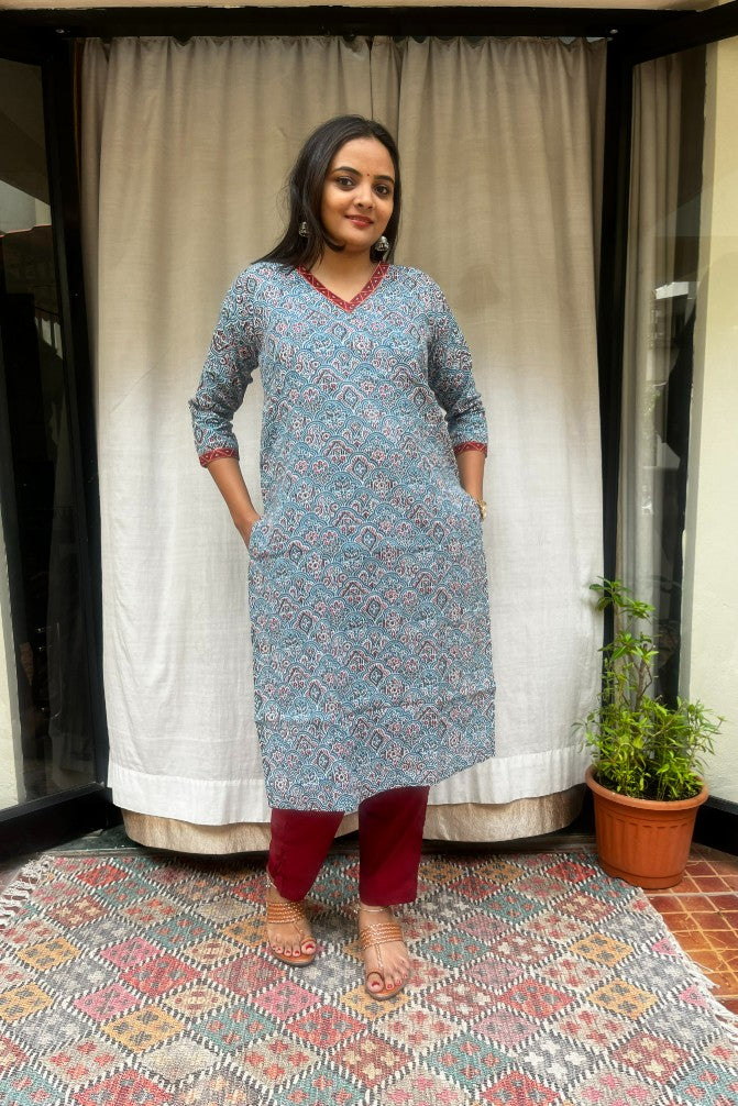 Radha Blue Cotton Straight Kurta