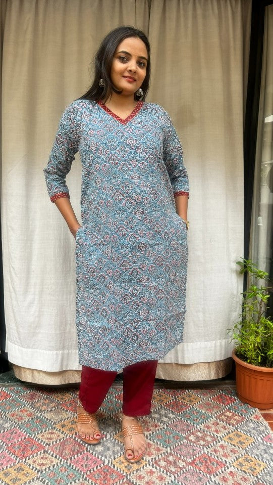 Radha Blue Cotton Straight Kurta