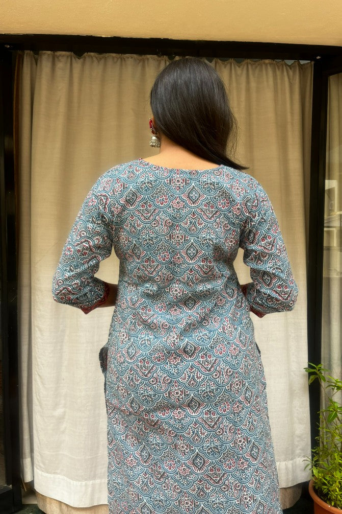 Radha Blue Cotton Straight Kurta