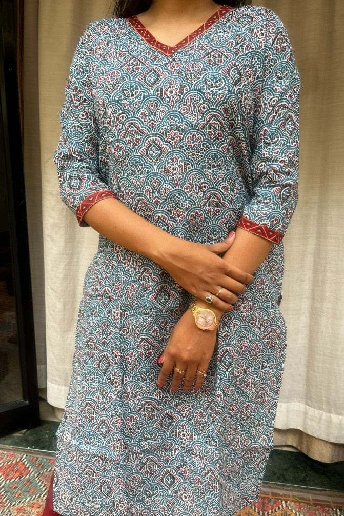 Radha Blue Cotton Straight Kurta