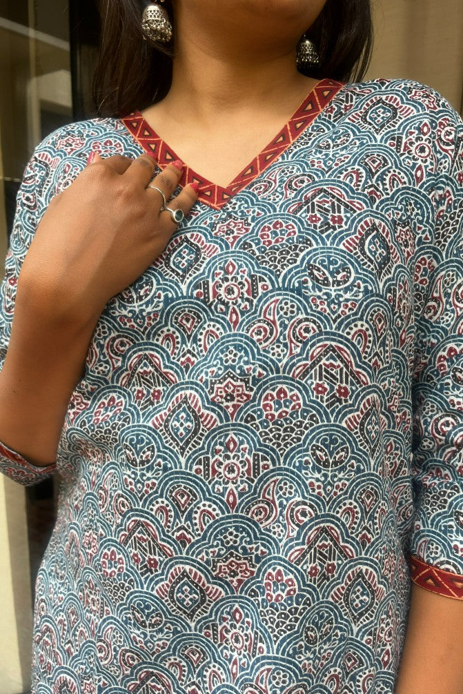 Radha Blue Cotton Straight Kurta
