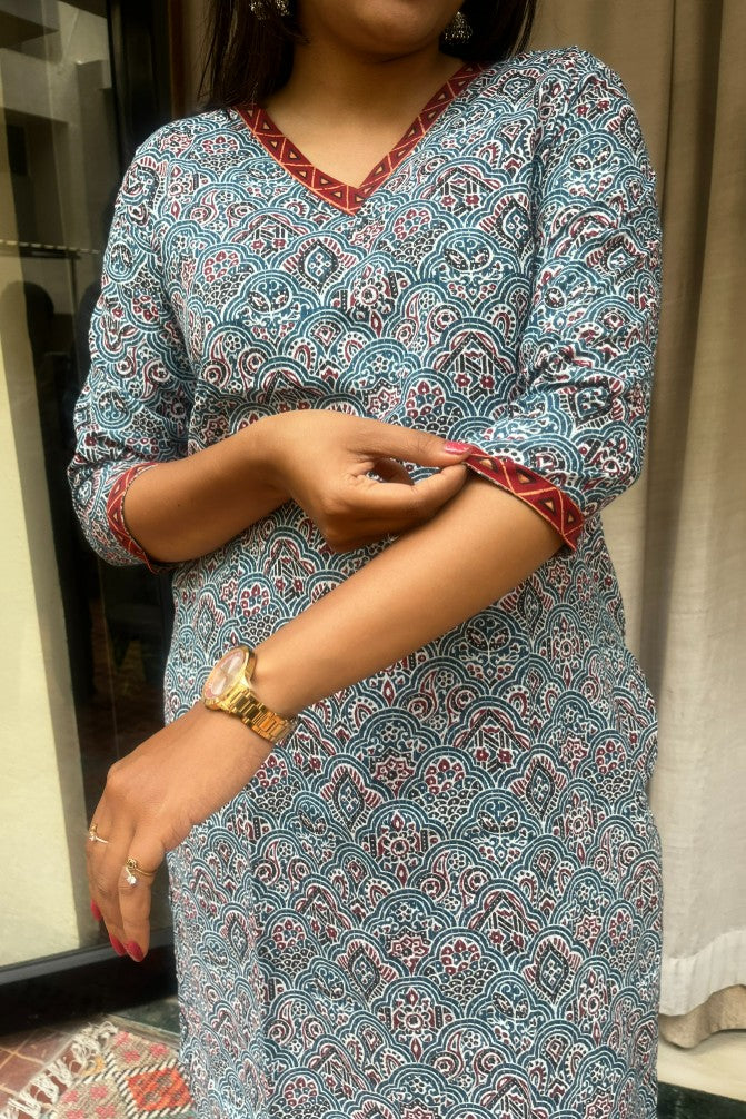 Radha Blue Cotton Straight Kurta