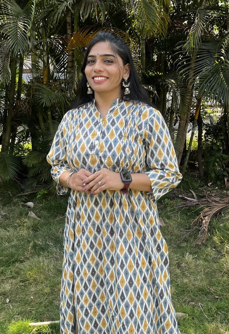 Saina Cotton Yellow Straight Kurta