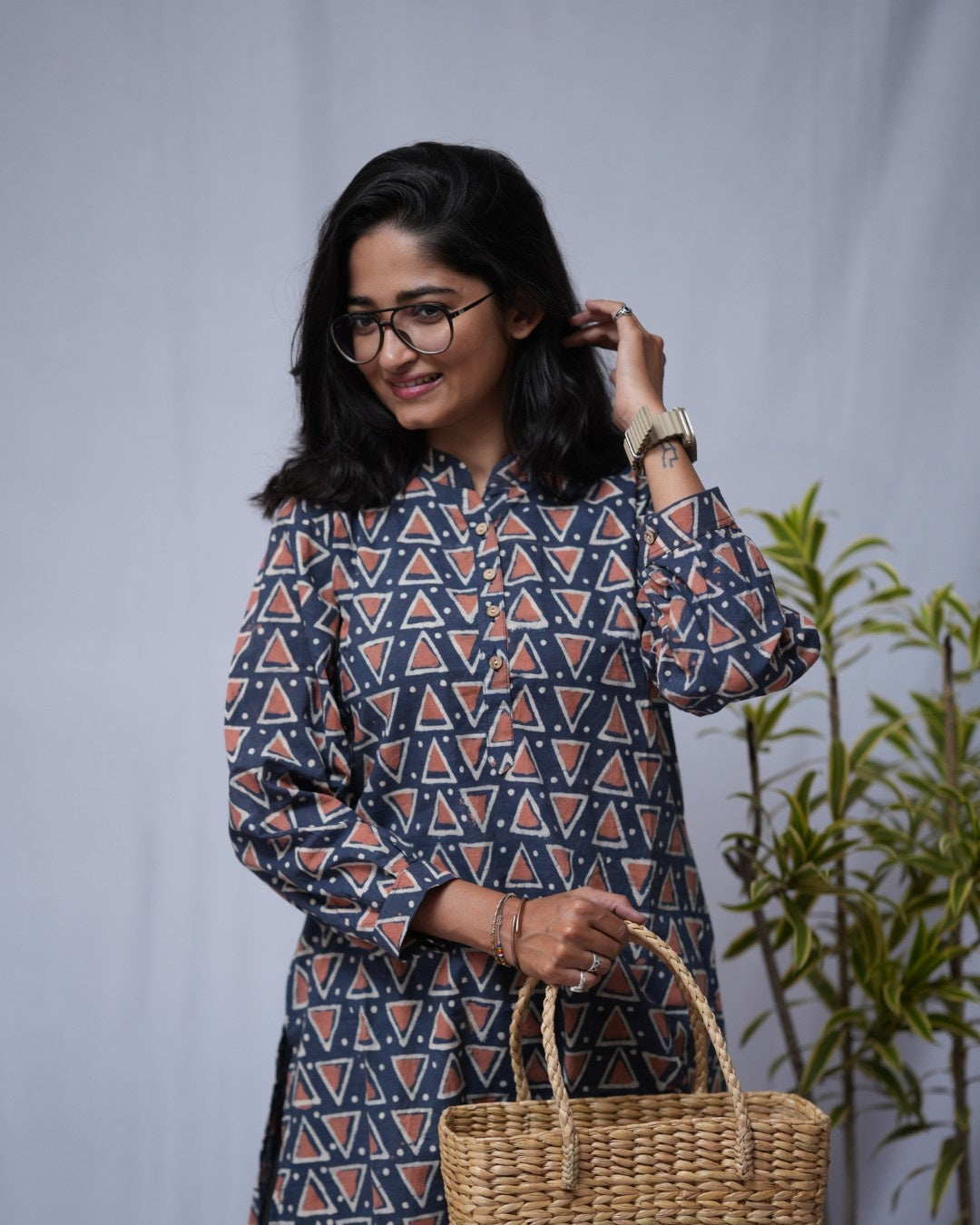 dabu black cotton short top    