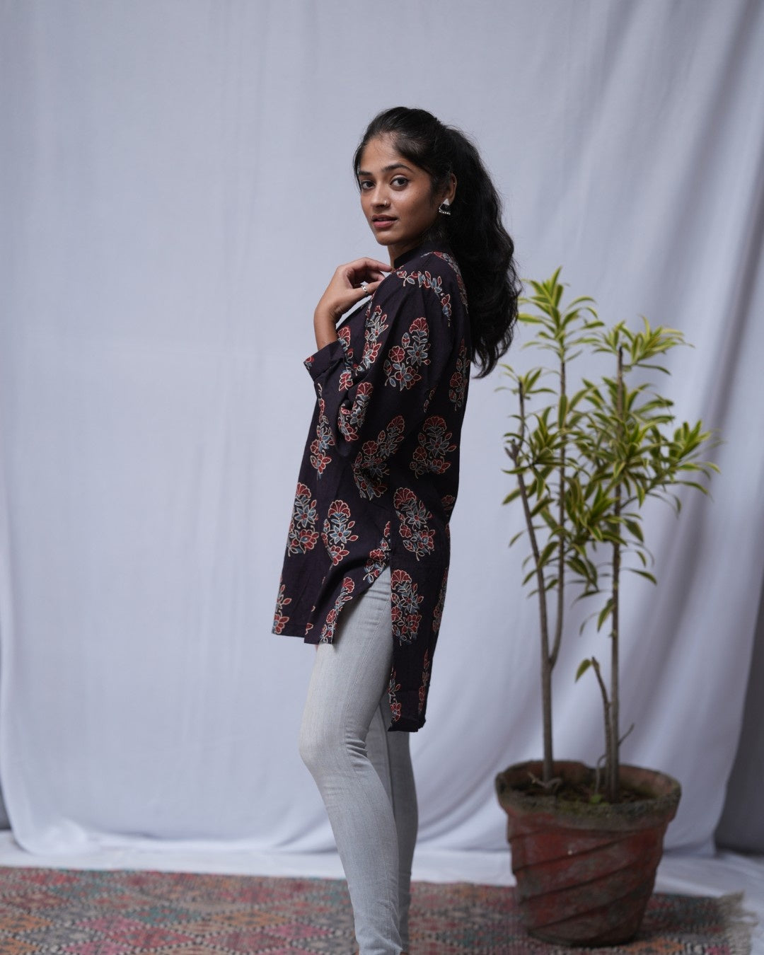 kashmir-sozni-embroidery-blue-silk-dupatta