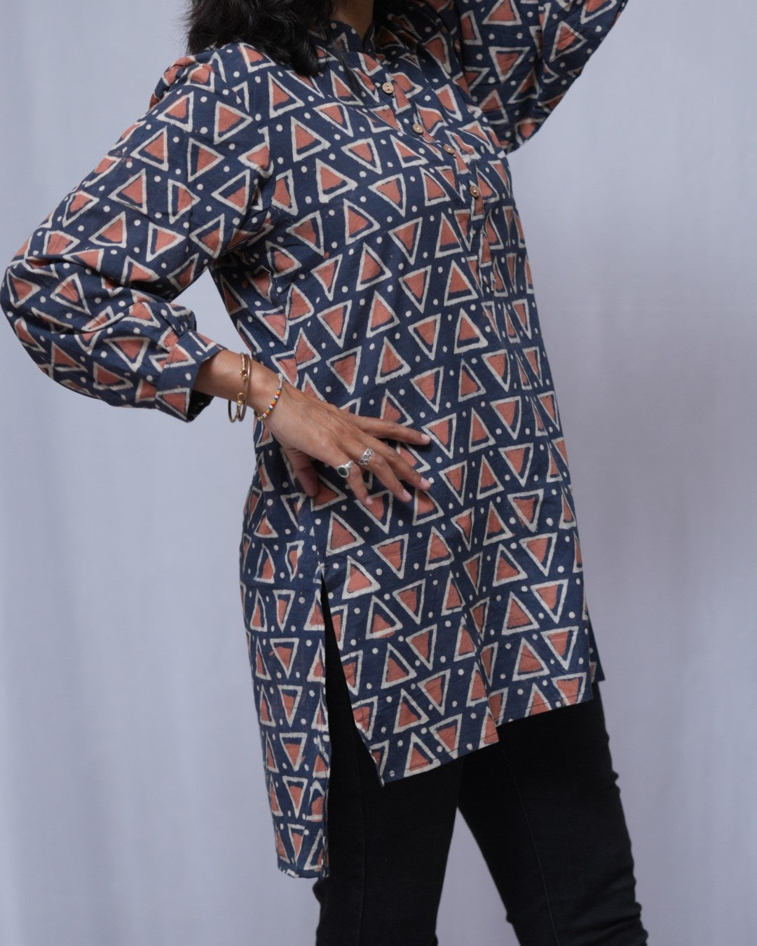 dabu black cotton short top    