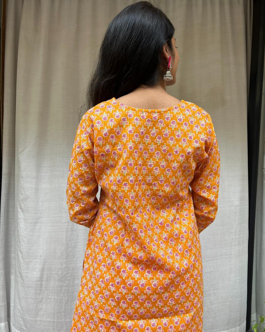 Gayatri Yellow Cotton Straight Kurta