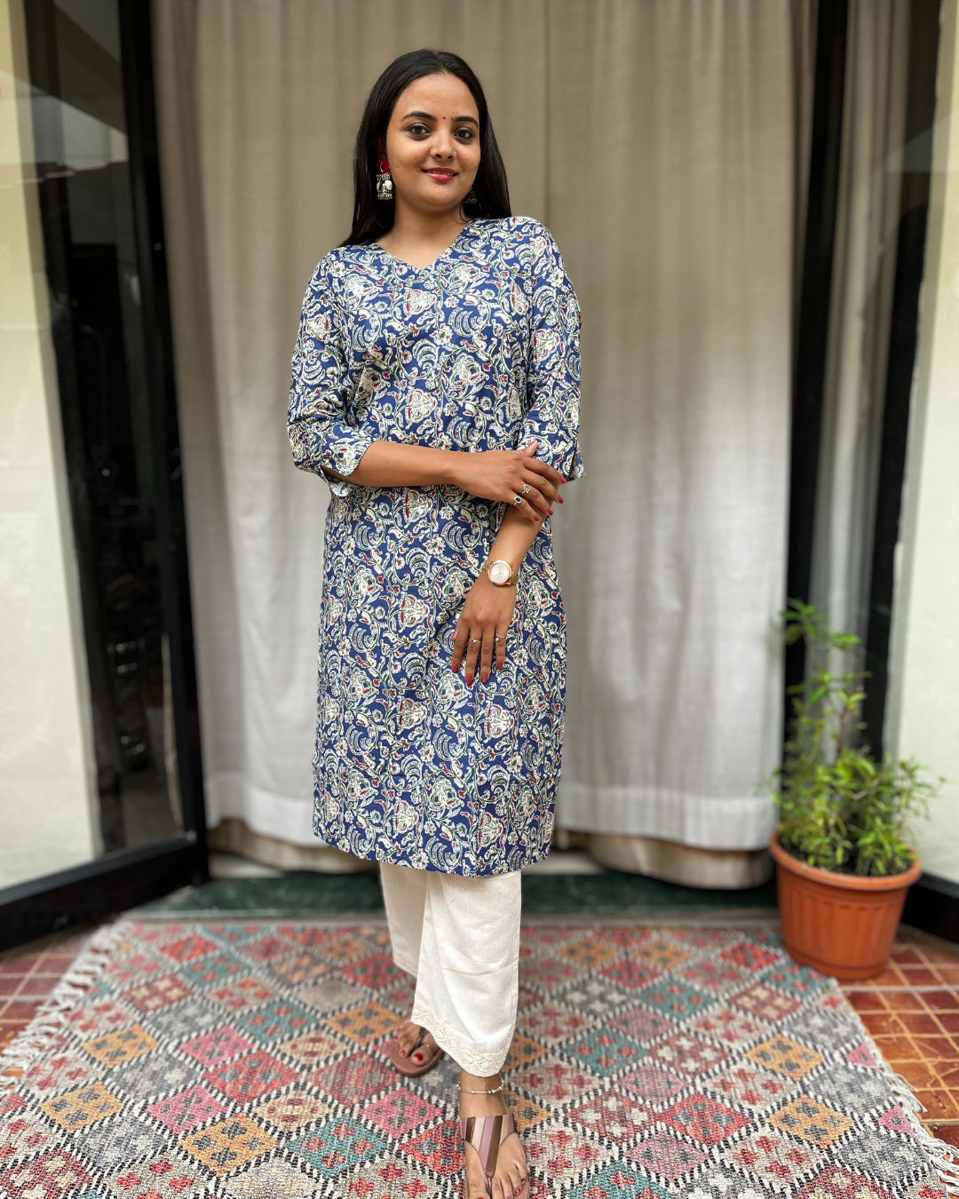 Gayatri Blue Cotton Straight Kurta