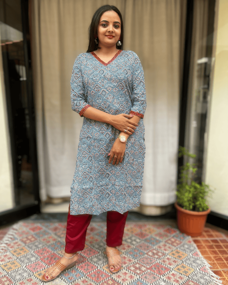 Radha Blue Cotton Straight Kurta