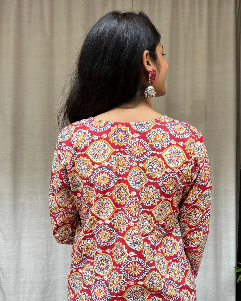 Radha Red Cotton Straight Kurta