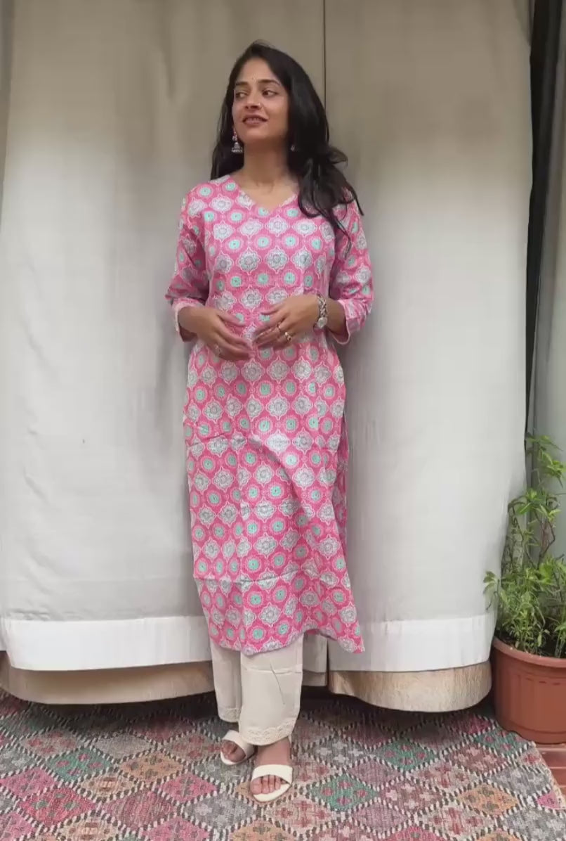 Gayatri Pink Cotton Straight Kurta